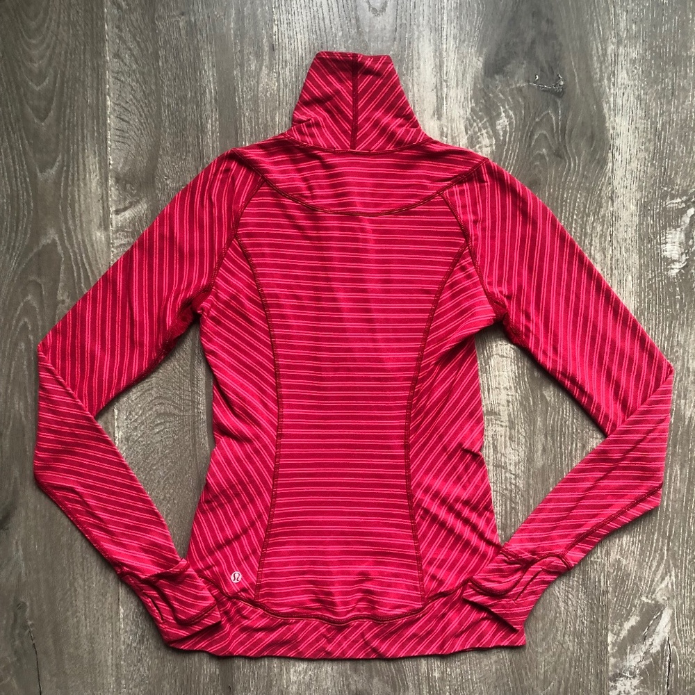 Lululemon Think Fast Pullover - Picture 11 of 12